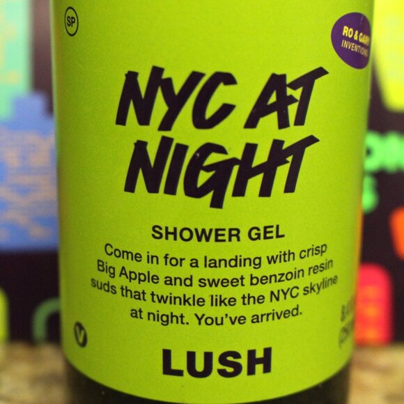 NYC At Night Shower Gel - Lush Kitchen 2025 - Picture 2 of 4